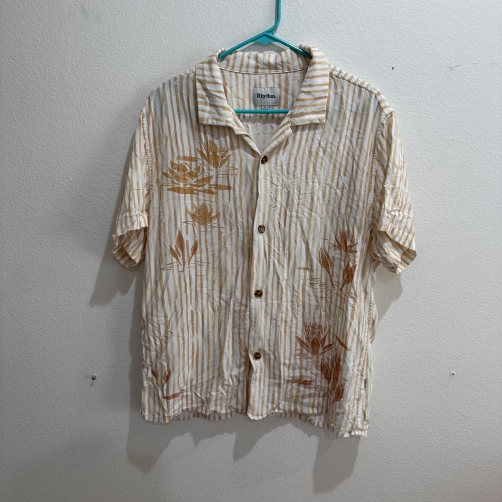 Rhythm Mens Large Short Sleeve Rayon Button Down Shirt Tan Striped Lotus Floral